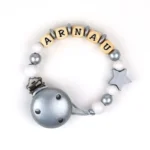 Cadenita de madera personalizada estrella plata blanco
