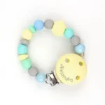 Cadenita Silicona Amarillo Soft, con el nombre en el CLIP