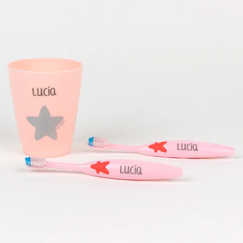 Set 2 Cepillos de dientes y Vasito Personalizados Rosa Set 2 Cepillos de dientes y Vasito Personalizados Rosa