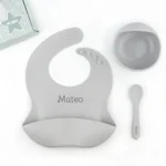 Vajilla con babero, bol y cuchara de silicona Gris personalizada